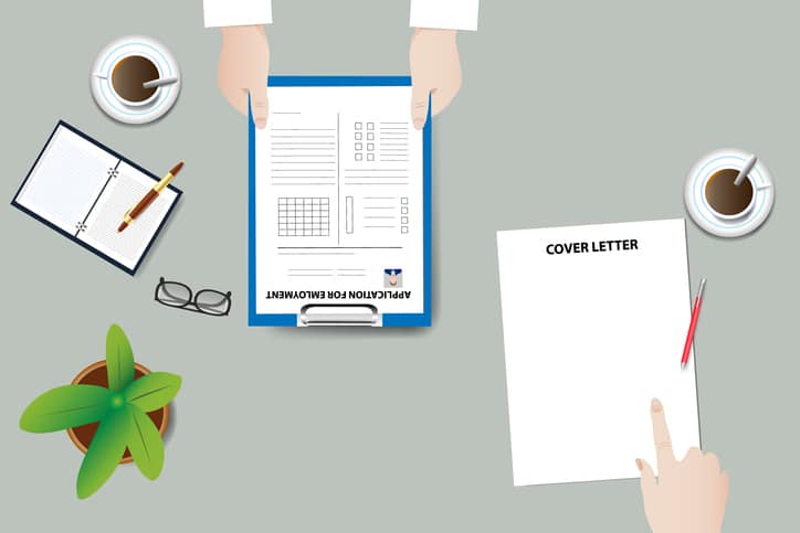 hiring-manager-reviewing-cover-letter